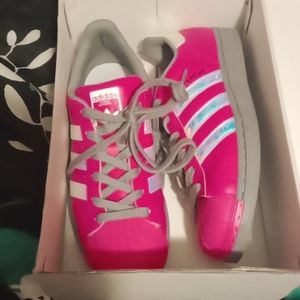 size 8 Adidas shoes